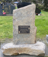 Memorial_Plaques_Melbourne_06