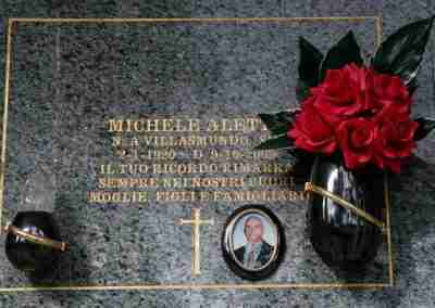 flower plaque