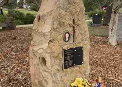 Memorial_Plaques_Melbourne_03